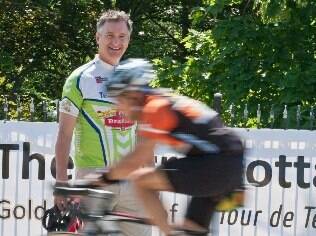 Brad Hains tem cadastro com 1.200 pessoas interessadas em ciclismo
