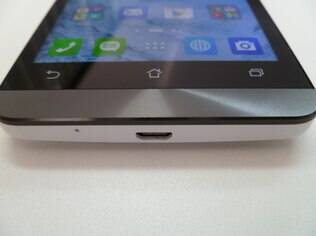 Acabamento em metal dá mais elegância ao Zenfone 5