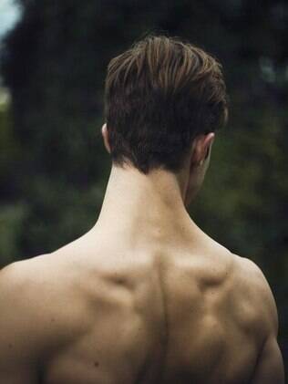 Trapézio é um músculo que abrange parte do pescoço e das costas