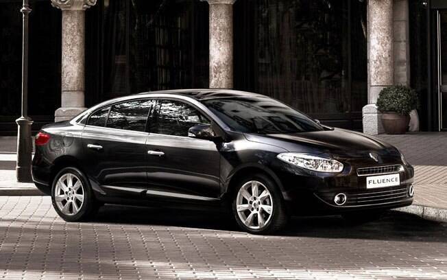 Bem acertado, o Renault Fluence tem um bom custo-benefício e o maior porta-malas da lista, com 530 litros.