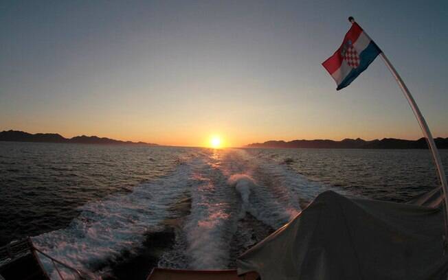Pôr do sol durante passeio de barco em Dubrovnik