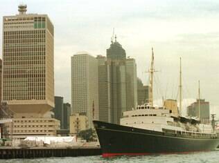 O navio Brittania, em 1997, durante viagem oficial da rainha a Hong Kong