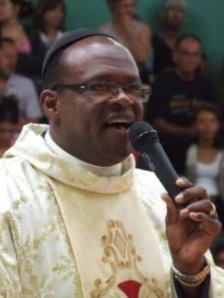 Padre Wilson Luís Ramos é o primeiro negro à frente da igreja matriz do município