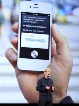 Siri é a assistente por comando de voz dos dispositivos da Apple com iOS