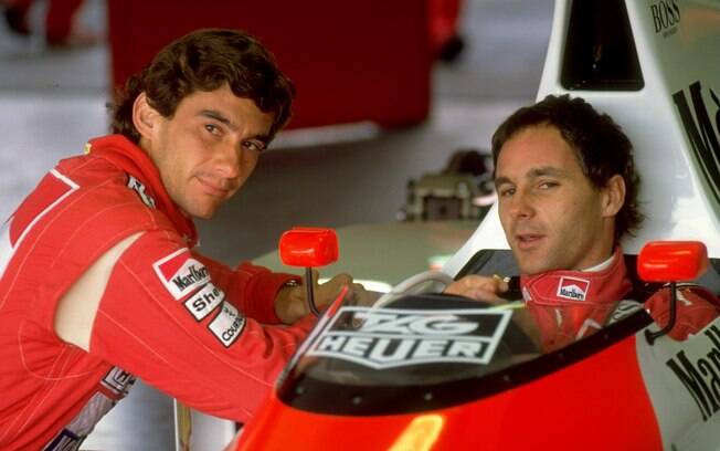 Companheiros na McLaren nos anos 1990, Ayrton Senna e Gerhard Berger eram amigos dentro e fora dos autódromos. Foto: Getty Images