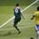 Peralta chuta para abrir o placar no primeiro minuto do jogo. Foto: AP