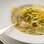 Caldo de galinha com espaguete de legumes. Foto: Divulgação