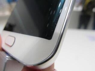 As curvas do Galaxy S6 Edge vistas em detalhe