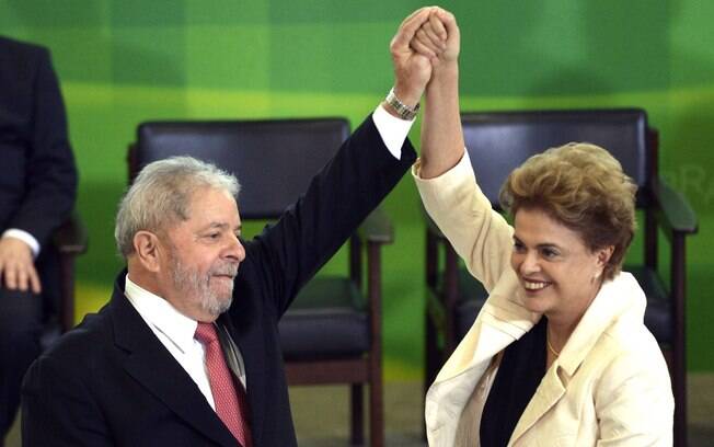 Em conversa com Lula, Dilma Rousseff diz que enviaria termo de posse antes da cerimônia