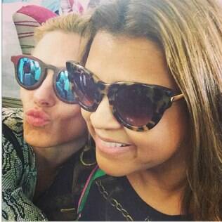 Carol Dieckmann e Preta Gil fazem selfie