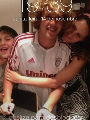 Foto da tela do tablet esquecido por Pedro Bial em avião