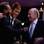 Pelé abraça Neymar na frente de Joseph Blatter antes do início do prêmio. Foto: Getty Images