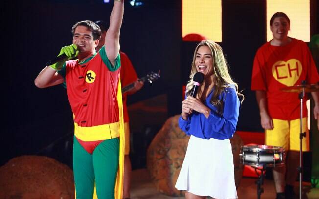 Patricia Abravanel no comando do 'Máuqina da Fama'