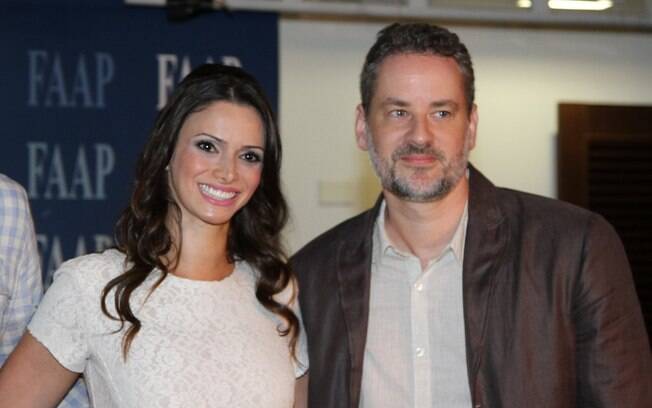 Simone Zucato e Dan Stulbach na coletiva de imprensa da peça 'A Toca do Coelho', em São Paulo