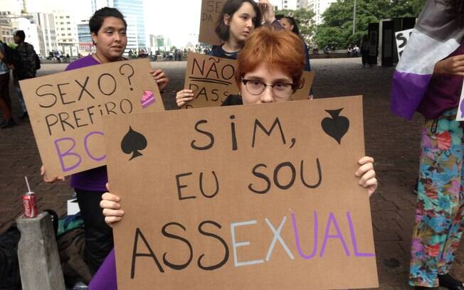 Julia, organizadora da minifestação; 'muitas pessoas são assexuais e acham que são doentes'. Foto: Alan Victor Souza/IG