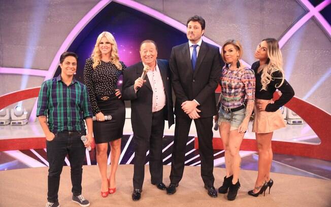 Danilo Gentili fala da vida pessoal no 'Programa Raul Gil'