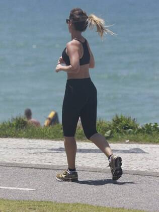 Juliana Didone: ioga, corrida e musculação