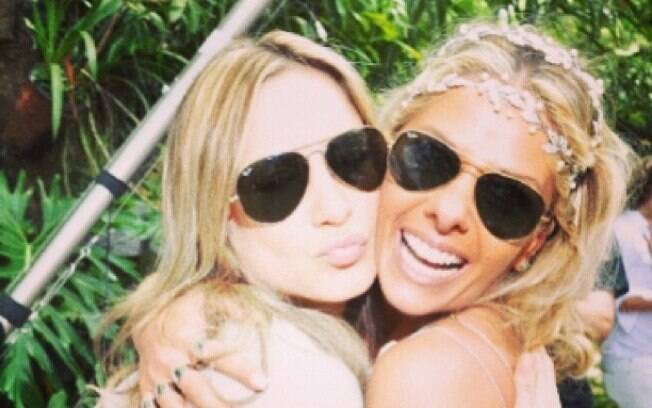 Famosos parabenizam Claudia Leitte