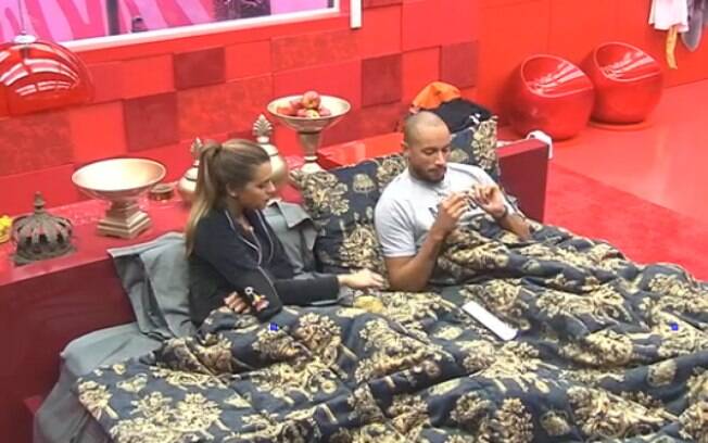 Valter critica Aline