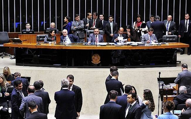 Parlamentares terão direito a um