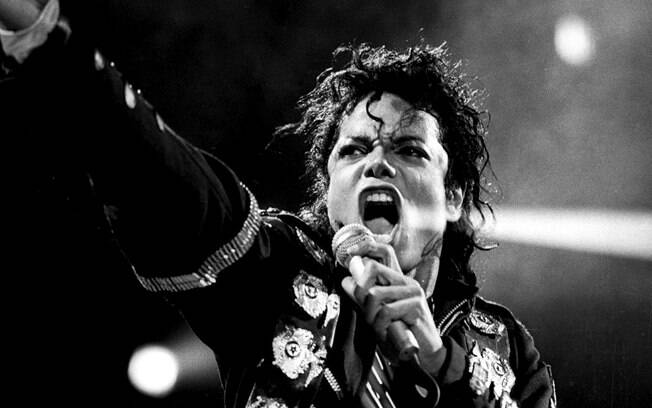 Michael Jackson, morto em 2010, deixou uma dívida de cerca de R$ 190 milhões. O montante foi cobrado pelo governo americano da herança deixada para a família