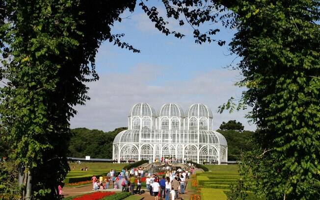 Jardim Botânico é um dos pontos turísticos mais populares de Curitiba