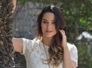 A atriz Fernanda Machado foi alvo de comentários na internet após afirmar que usa uma cinta para esconder a gravidez