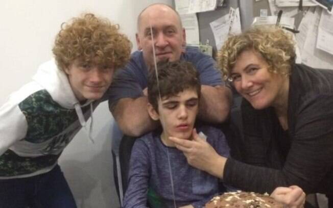 A família Torrance celebrou o 12º aniversário de Dylan nove anos depois de ele ser diagnosticado 