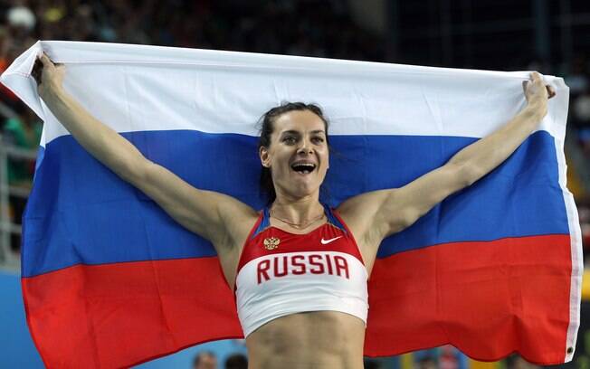 Yelena Isinbayeva, bicampeã olímpica no salto com vara, luta para não ficar fora dos Jogos do Rio