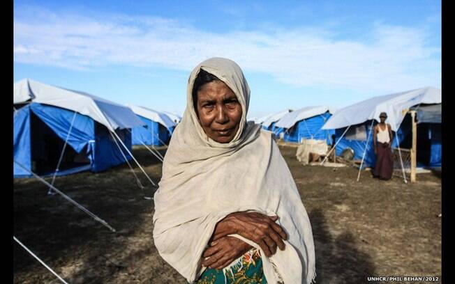'O nome dela é Rasoul. Aos 75 anos, ela foi forçada a deixar sua casa por causa da violência sectária em Myanmar', explica fotógrafo. Foto: Phil Behan/ Acnur