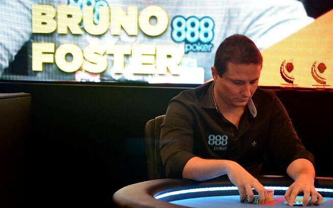 Bruno Foster, de 31 anos, é empresário e jogador profissional de pôquer. Ele joga desde os 20 anos