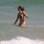 Daniella Sarahyba dá um mergulho no mar em dia quente de inverno. Foto: Daniella Sarahyba