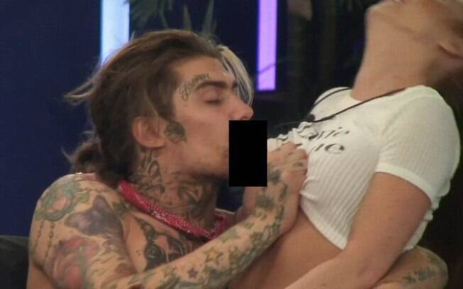 Cena de sexo ao vivo no