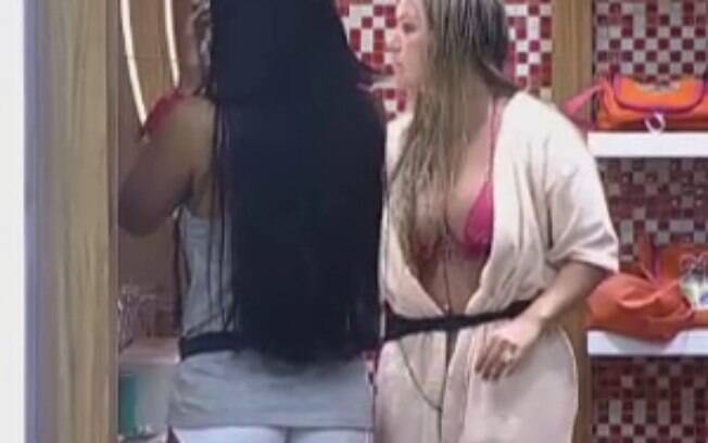 Natália parece preocupada com Victor