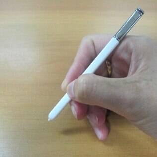 S Pen permite escrever e desenhar na tela. Sem arranhar, é claro