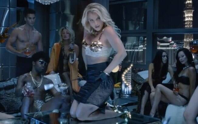 No videoclipe, Britney Spears abusa e usa da sensualidade