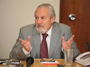 Cezar Alvarez, do Minicom: