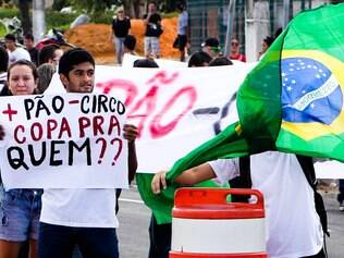 Fortaleza tem protesto e confronto