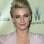 Julianne Hough abusa do decote bem profundo. Foto: Getty Images