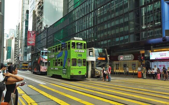 Transporte púlico de Hong Kong. Bondes estão espalhados pela cidade