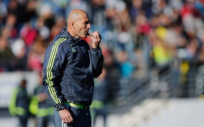 Zidane comanda seu primeiro treino no Real Madrid