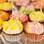 Os cupcakes coloridos dão vida à mesa de doces. Foto: Studio Leonardo Correia