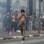 Como diz o nome, bombas de gás lacrimogêneo causam ardência nos olhos. Foto: Getty Images