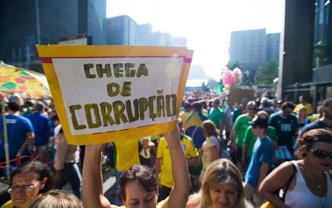 Em São Paulo, manifestantes pediam saída de Dilma Rousseff do poder e fim da corrupção (12/04/2015). Foto: Marcelo Camargo / Agência Brasil