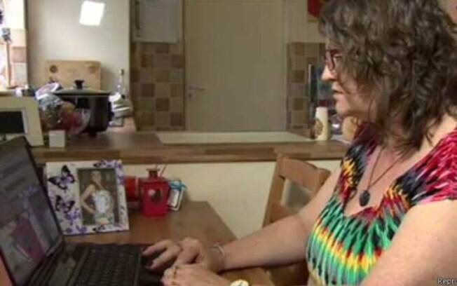 Louise Palmer vive saga para manter acesso às informações pessoais da filha falecida no Facebook