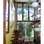Com decoração alternativa, o corrimão usado pela TXT Arquitetura abusou da irreverência dos remos na estrutura da escada. Foto: Divulgação