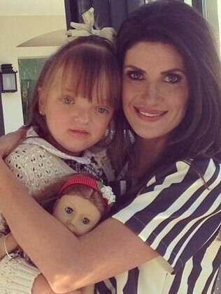 Isabella Fiorentino comemora aniversário de seus trigêmeos