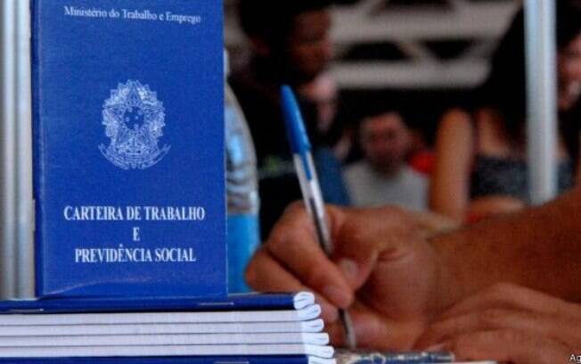 Egressos em liberdade condicional têm direito à carteira de trabalho, mas emissão costuma demorar
