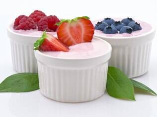 Iogurte com frutas: opção light e nutritiva