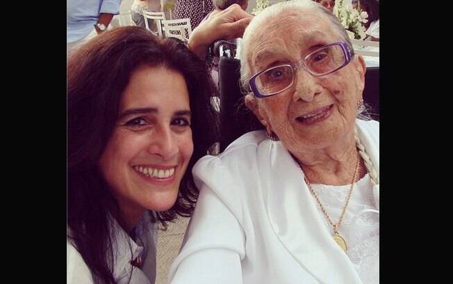 Lúcia Veríssimo posta imagem com Dona Canô